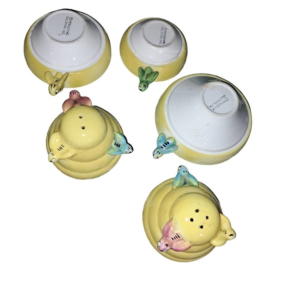 DARLING! VINTAGE 1950s Menschik Goldman Beehive Measuring Cups & Salt-Pepper - Picture 6 of 7